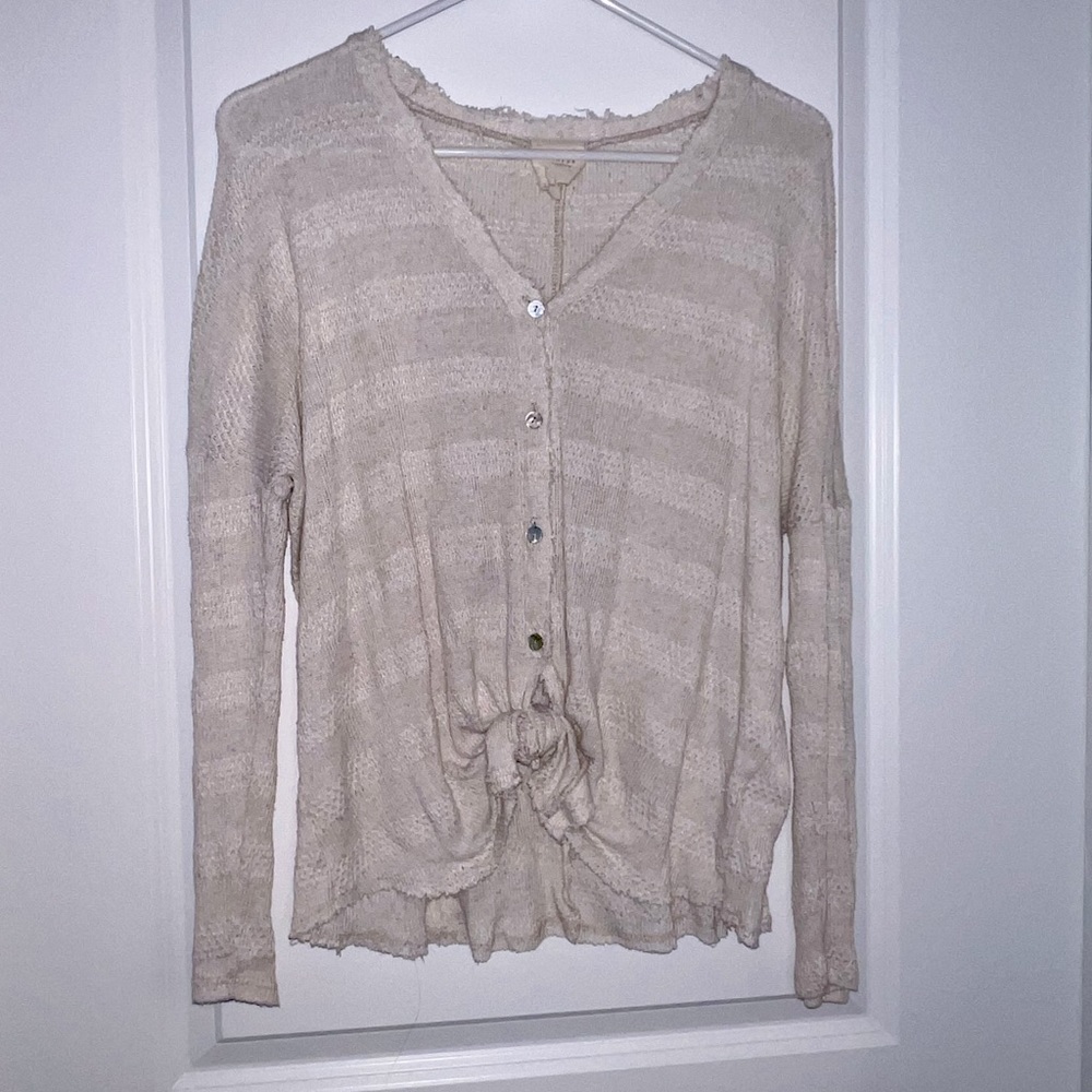Front tie shirt with buttons